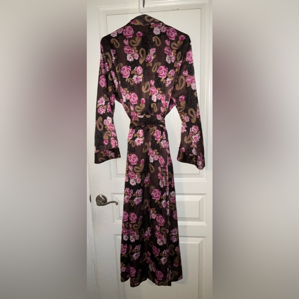 Robe - Picture 4 of 4